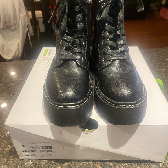 Call it spring Skylar boots - Picture 2 of 5